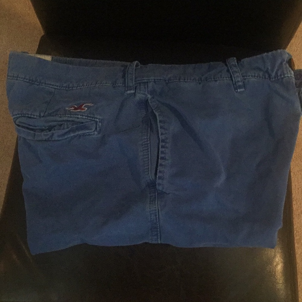 Men's/juniors Hollister used blue shorts.
